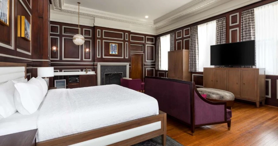 Game Day Stays: Hotels Near Camden Yards for Every Budget
