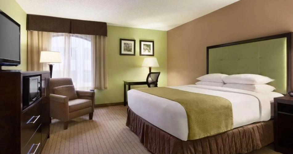 Game Day Stays: Hotels Near Camden Yards for Every Budget
