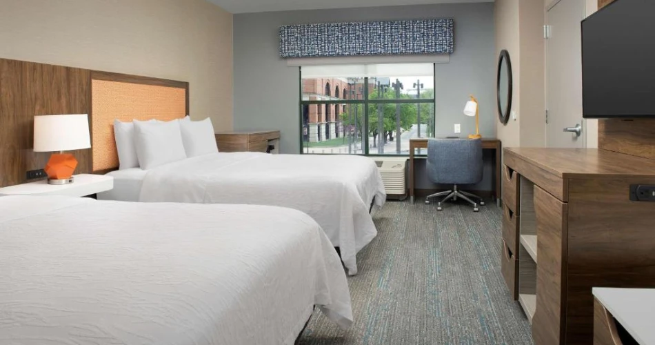 Affordable Comfort: Top Hotels Near Camden Yards That Won’t Break the Bank
